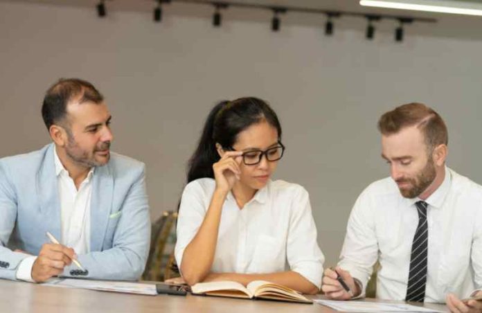 Droit de la propriété intellectuelle : quels métiers et débouchés ? Sivom Ambert Droit de la propriété intellectuelle : quels métiers et débouchés ? Sivom Ambert